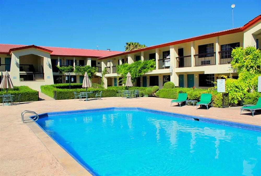 Quinta Dorada Hotel&Suites Saltillo Exterior foto